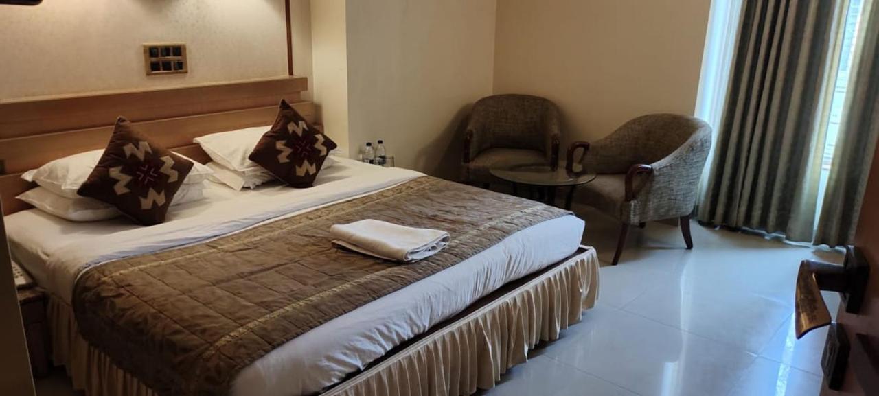 Hotel Deccan Royaale, Shivajinagar Pune Extérieur photo