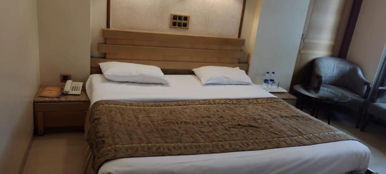 Hotel Deccan Royaale, Shivajinagar Pune Extérieur photo