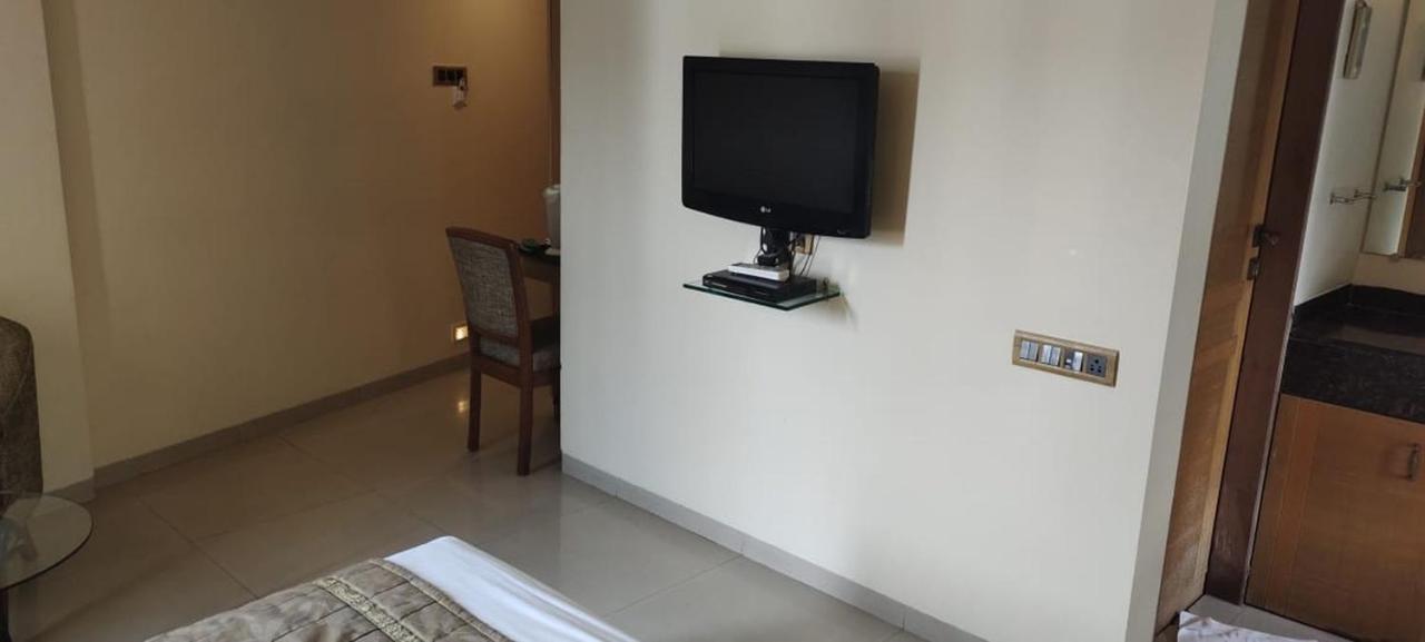 Hotel Deccan Royaale, Shivajinagar Pune Extérieur photo
