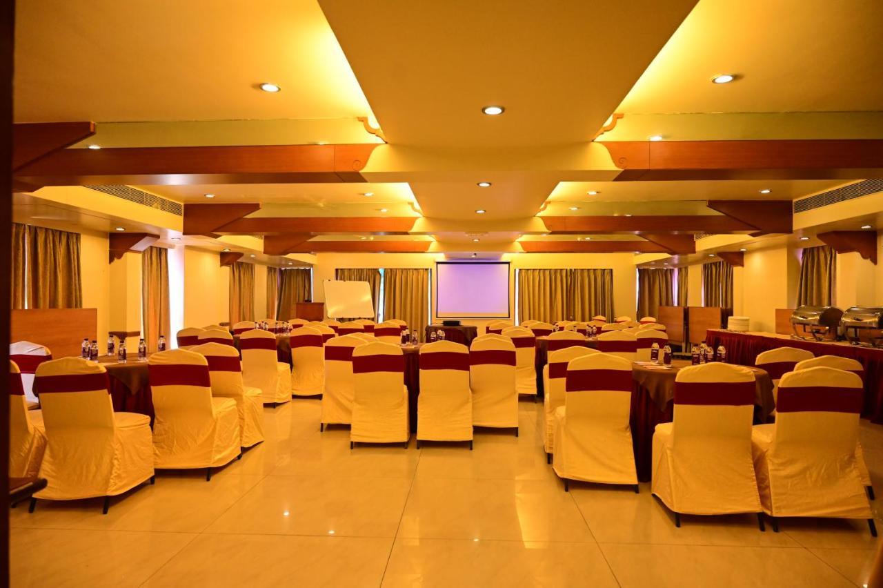 Hotel Deccan Royaale, Shivajinagar Pune Extérieur photo