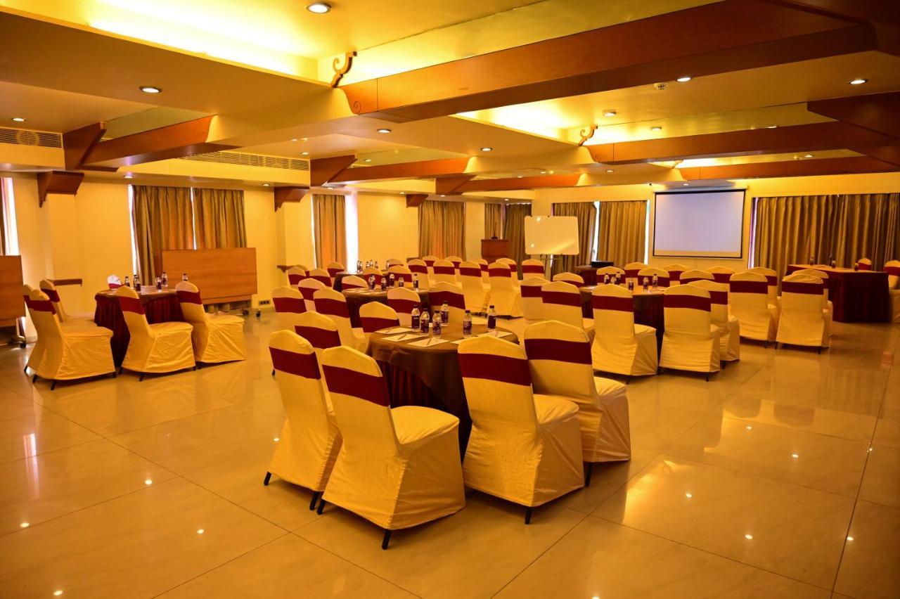 Hotel Deccan Royaale, Shivajinagar Pune Extérieur photo