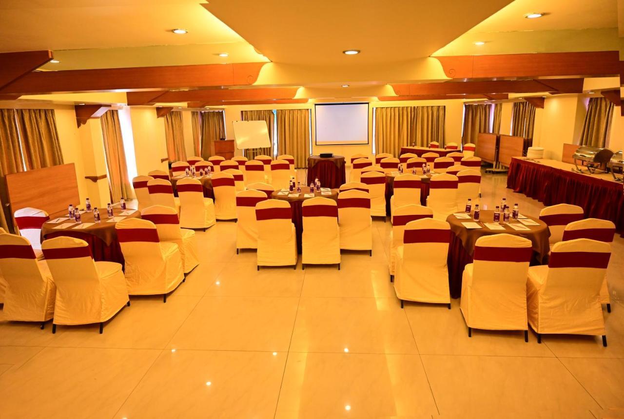 Hotel Deccan Royaale, Shivajinagar Pune Extérieur photo