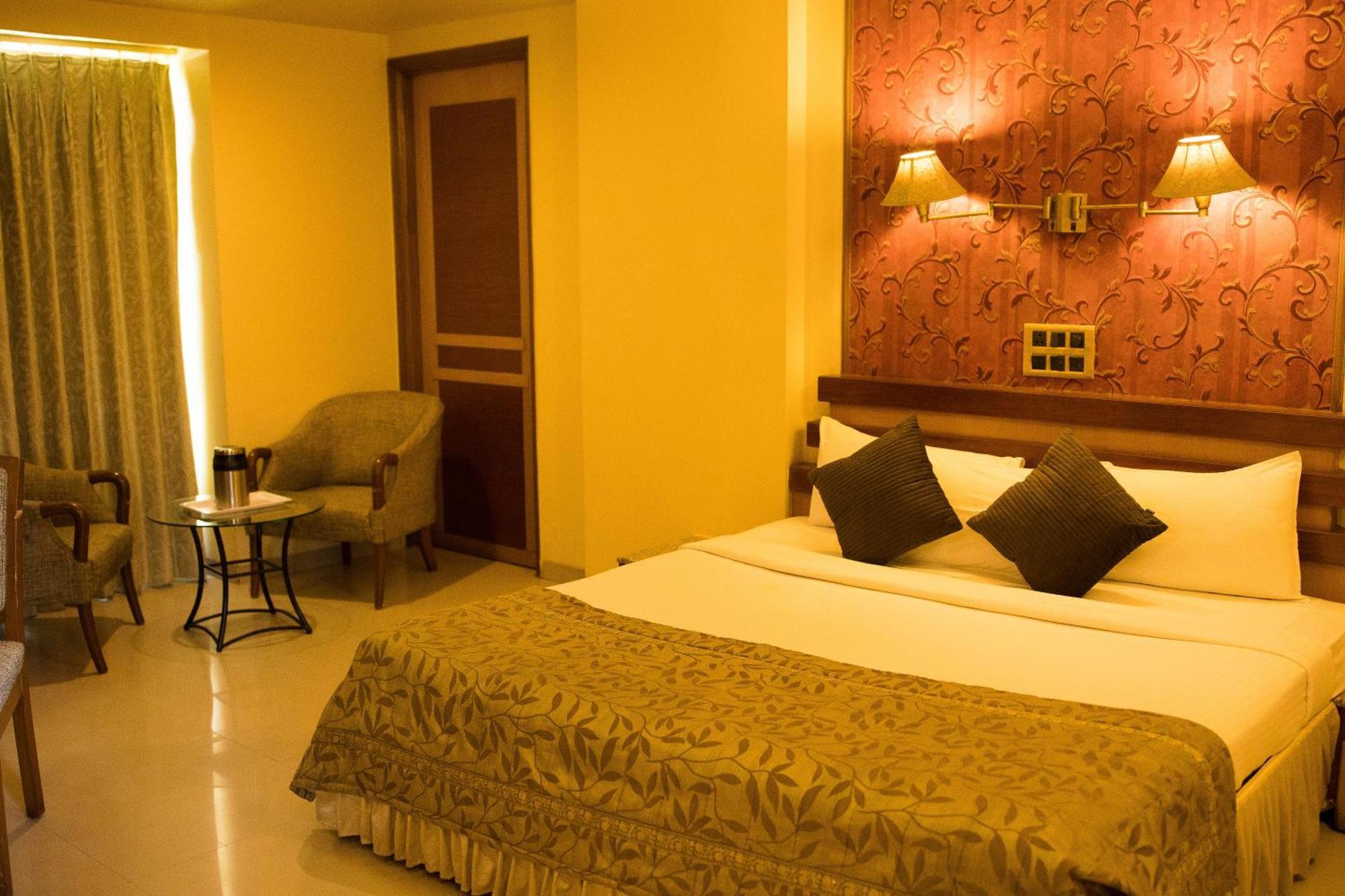 Hotel Deccan Royaale, Shivajinagar Pune Extérieur photo