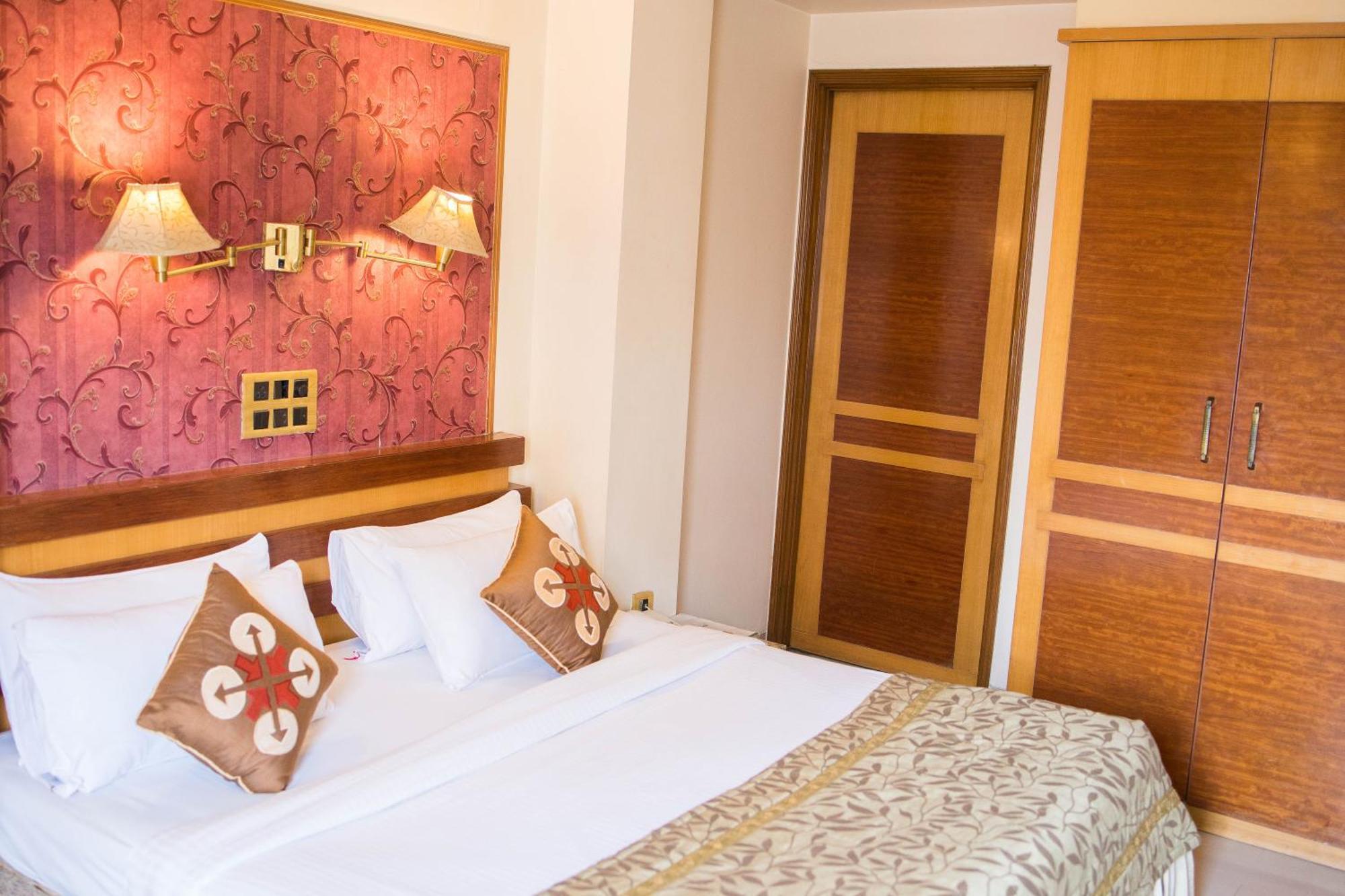 Hotel Deccan Royaale, Shivajinagar Pune Extérieur photo