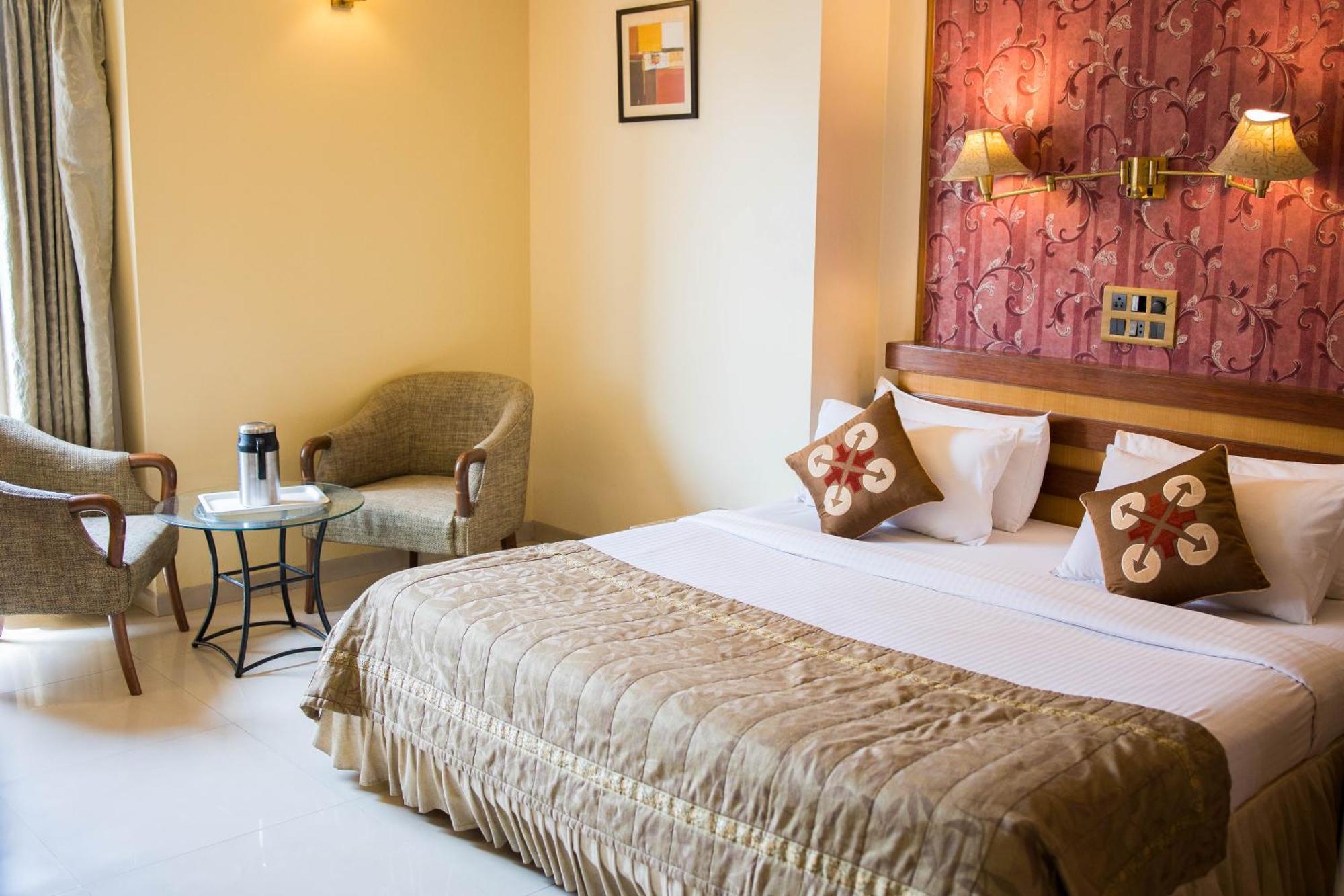 Hotel Deccan Royaale, Shivajinagar Pune Extérieur photo