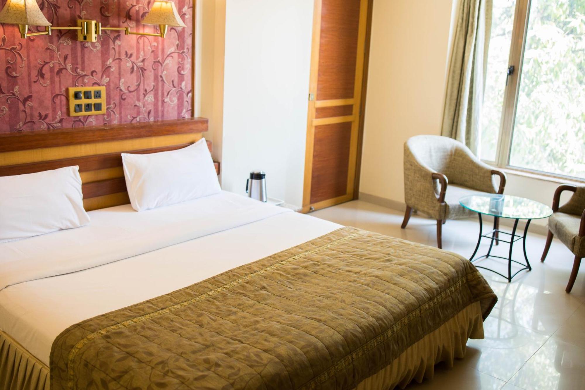 Hotel Deccan Royaale, Shivajinagar Pune Extérieur photo