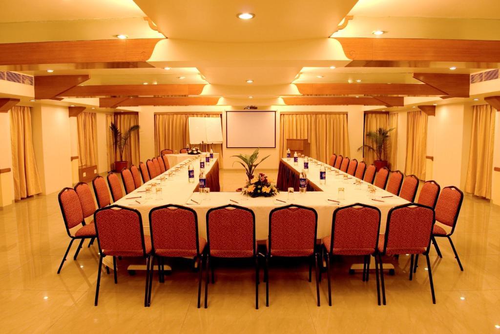 Hotel Deccan Royaale, Shivajinagar Pune Extérieur photo