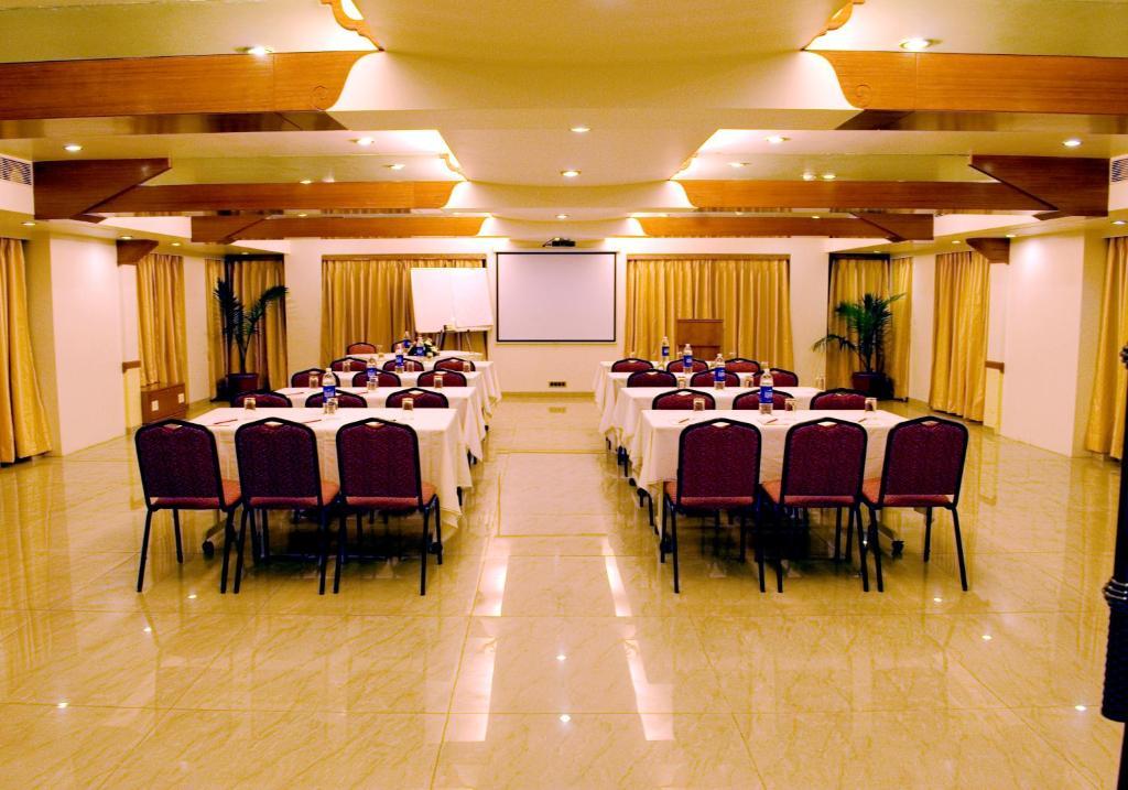 Hotel Deccan Royaale, Shivajinagar Pune Extérieur photo