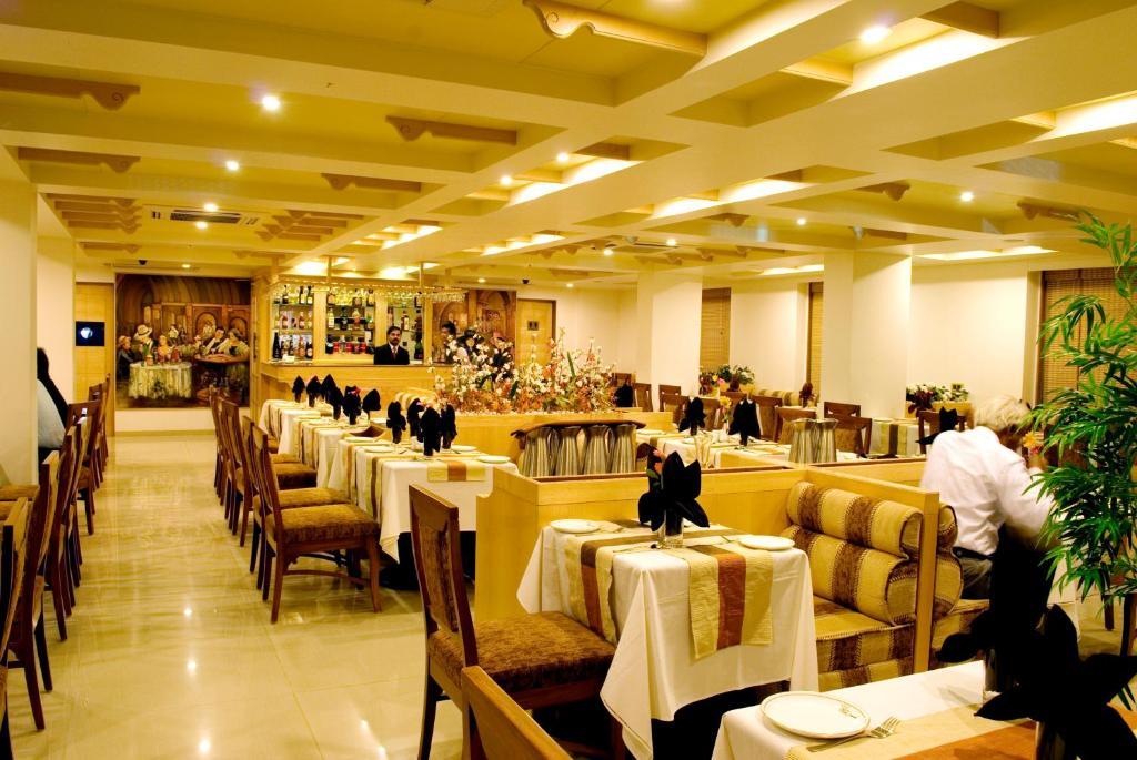 Hotel Deccan Royaale, Shivajinagar Pune Extérieur photo