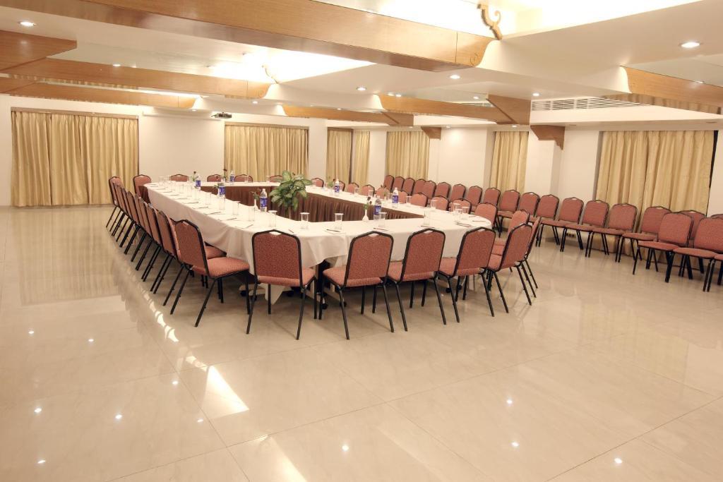 Hotel Deccan Royaale, Shivajinagar Pune Extérieur photo