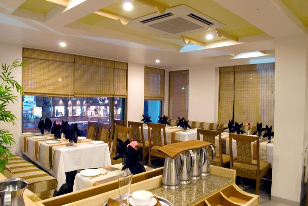 Hotel Deccan Royaale, Shivajinagar Pune Extérieur photo